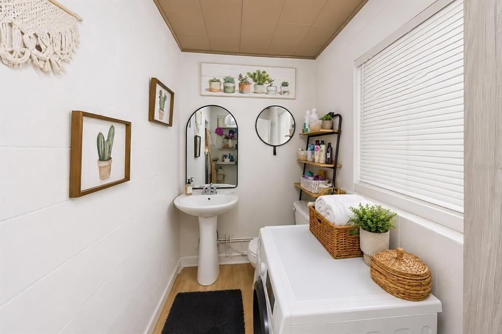 For Sale: $430,000 (3 beds, 1 baths, 1622 Square Feet)