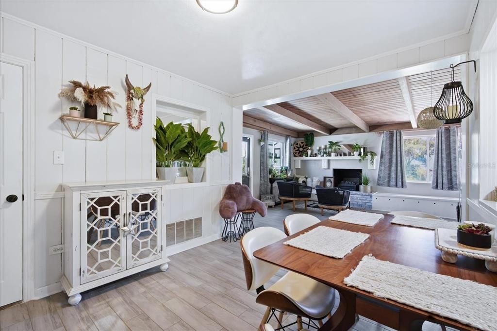 For Sale: $430,000 (3 beds, 1 baths, 1622 Square Feet)