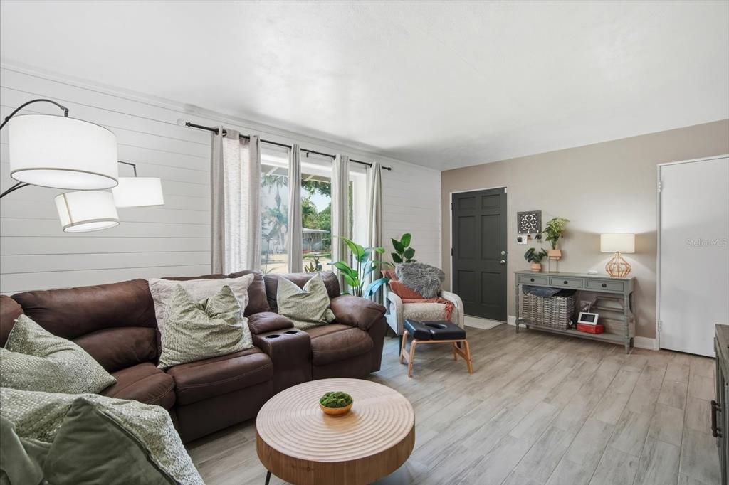 For Sale: $430,000 (3 beds, 1 baths, 1622 Square Feet)