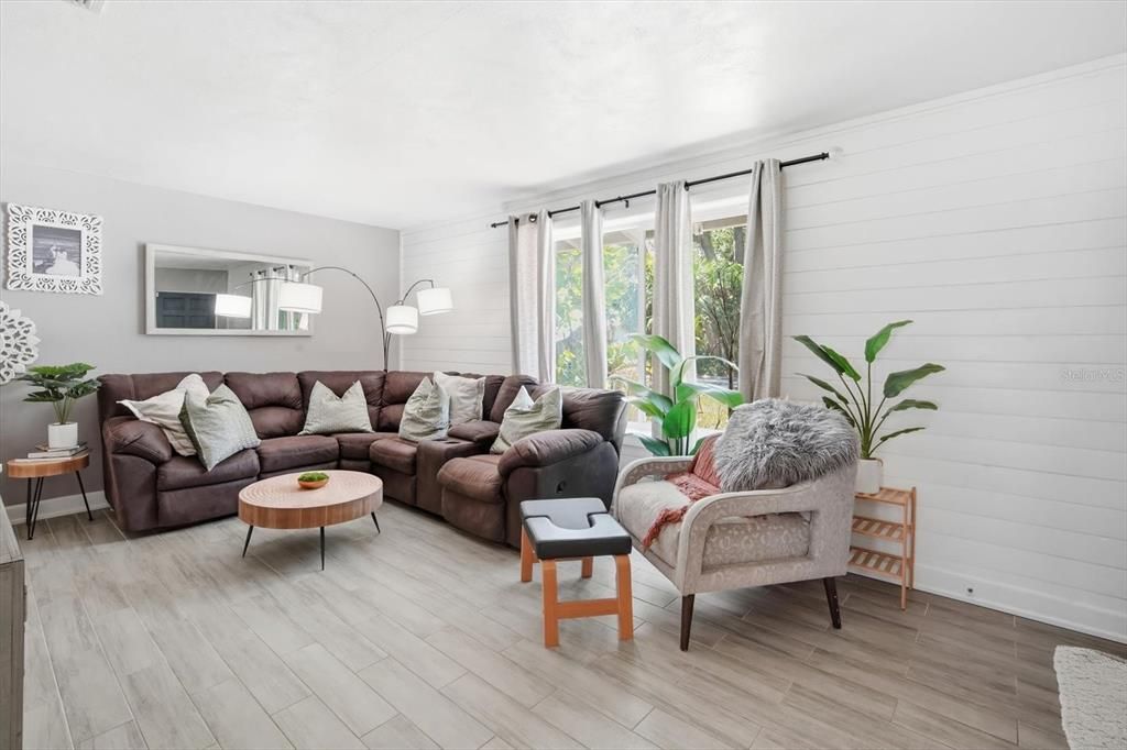For Sale: $430,000 (3 beds, 1 baths, 1622 Square Feet)