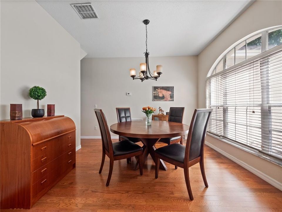 For Sale: $750,000 (4 beds, 3 baths, 3106 Square Feet)