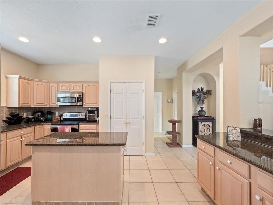 For Sale: $750,000 (4 beds, 3 baths, 3106 Square Feet)
