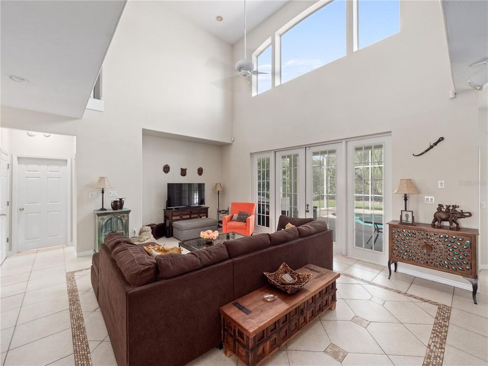 For Sale: $750,000 (4 beds, 3 baths, 3106 Square Feet)