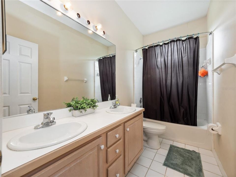 For Sale: $750,000 (4 beds, 3 baths, 3106 Square Feet)