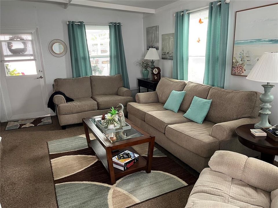 For Sale: $100,000 (1 beds, 1 baths, 400 Square Feet)