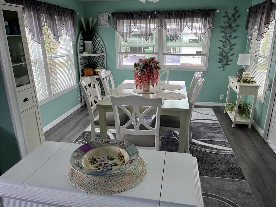 For Sale: $100,000 (1 beds, 1 baths, 400 Square Feet)