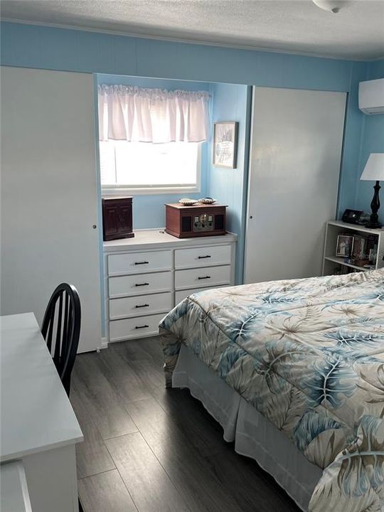 For Sale: $100,000 (1 beds, 1 baths, 400 Square Feet)