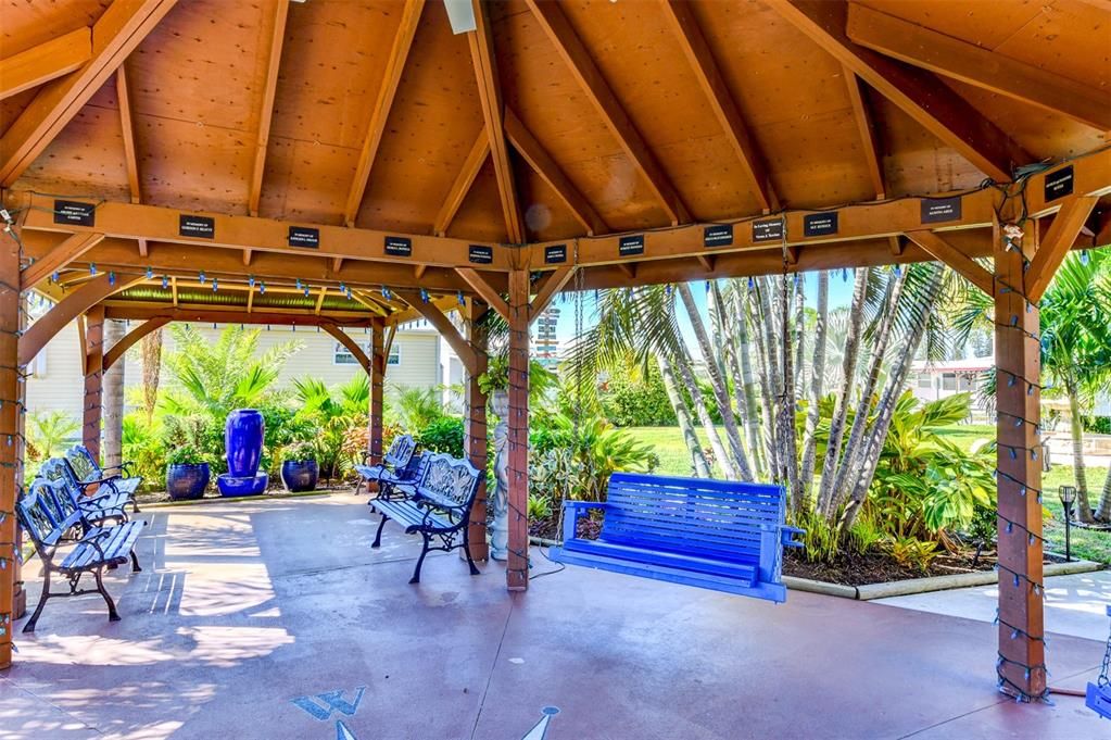 For Sale: $100,000 (1 beds, 1 baths, 400 Square Feet)