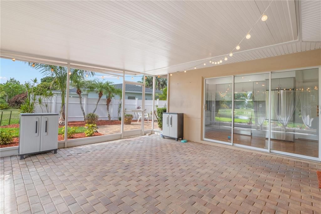For Sale: $575,000 (2 beds, 2 baths, 1472 Square Feet)