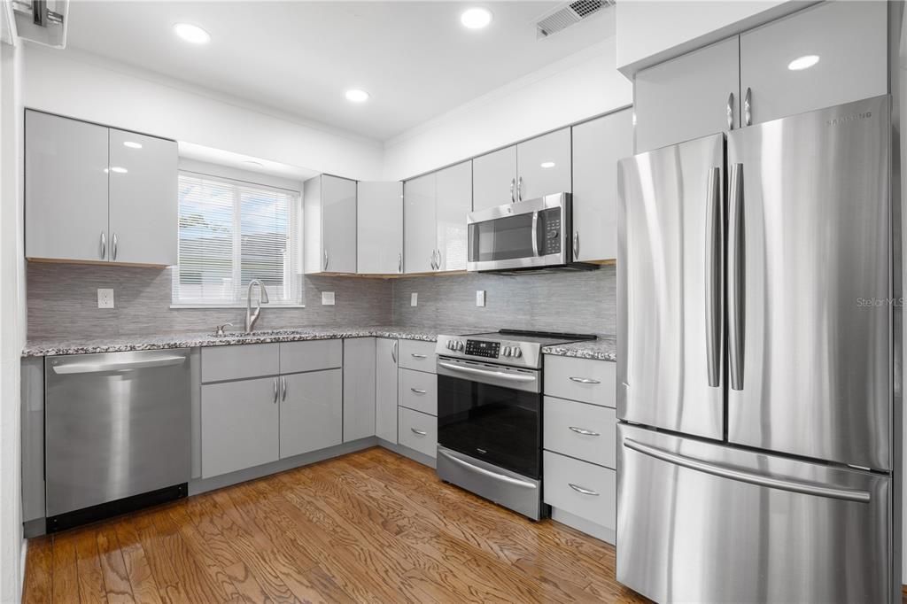 For Sale: $575,000 (2 beds, 2 baths, 1472 Square Feet)