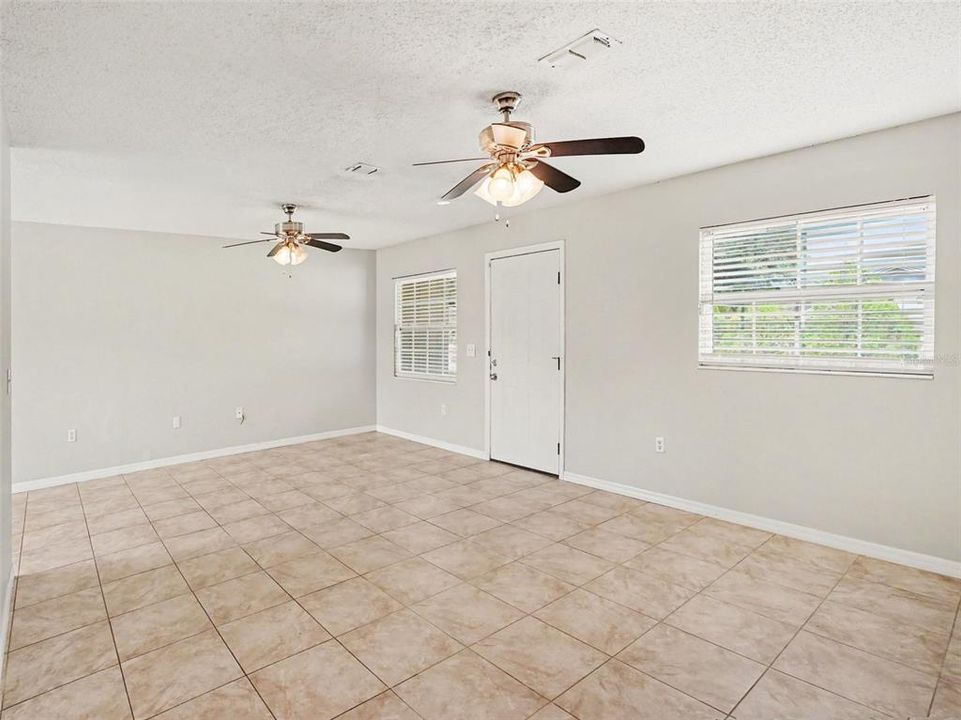 For Sale: $299,900 (3 beds, 2 baths, 1040 Square Feet)