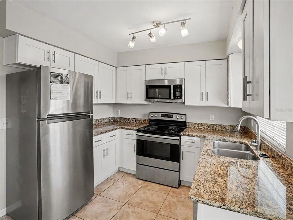 For Sale: $299,900 (3 beds, 2 baths, 1040 Square Feet)