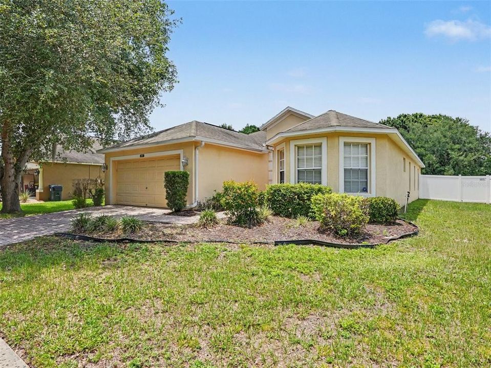 For Sale: $289,900 (4 beds, 2 baths, 1819 Square Feet)