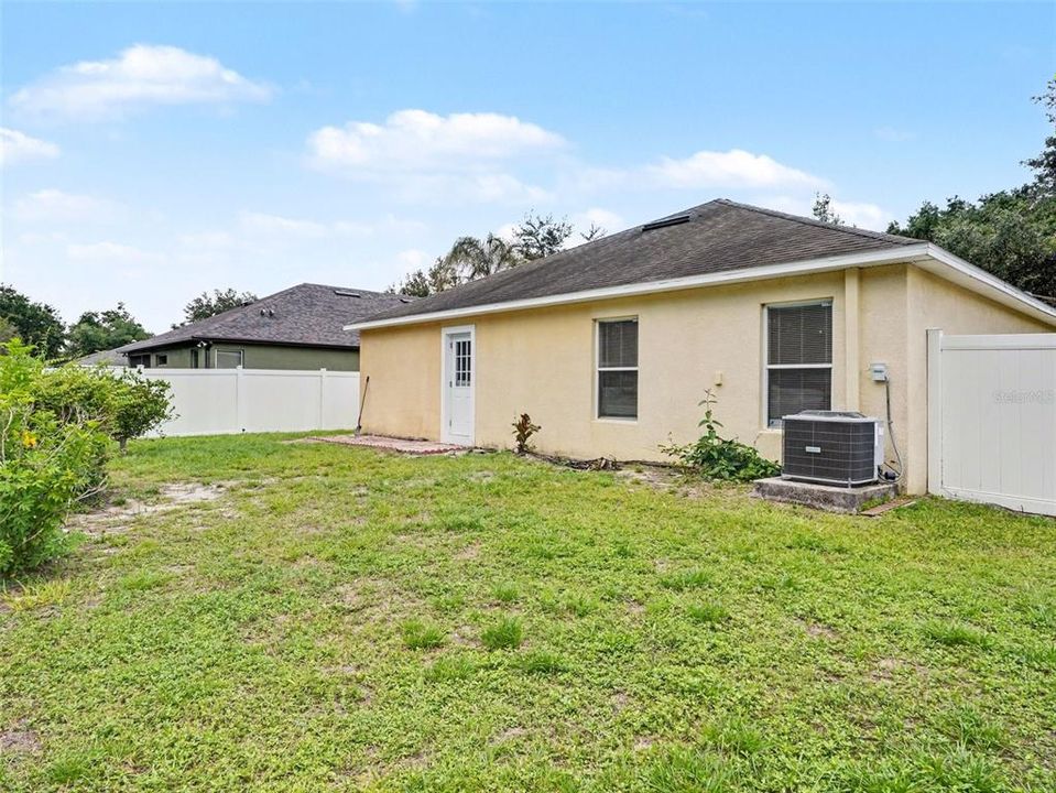 For Sale: $289,900 (4 beds, 2 baths, 1819 Square Feet)