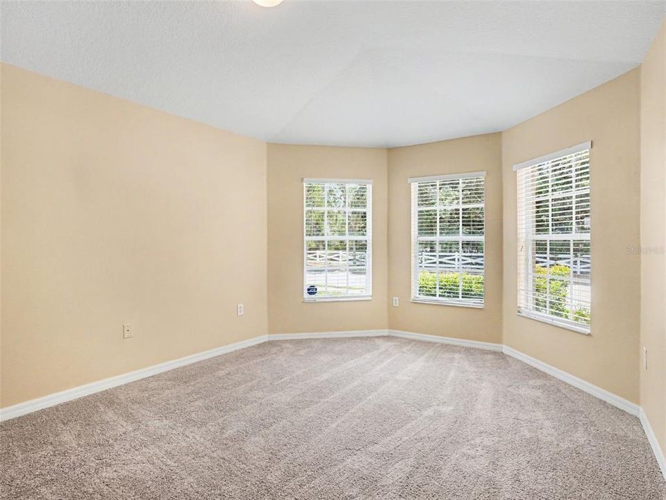 For Sale: $289,900 (4 beds, 2 baths, 1819 Square Feet)