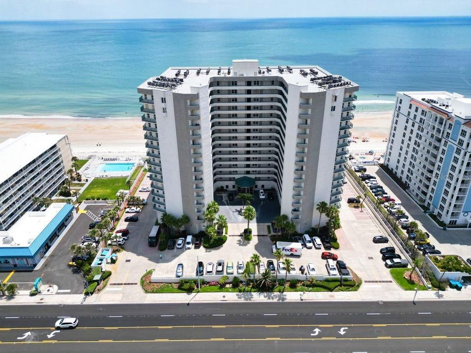 For Sale: $635,000 (3 beds, 3 baths, 2140 Square Feet)