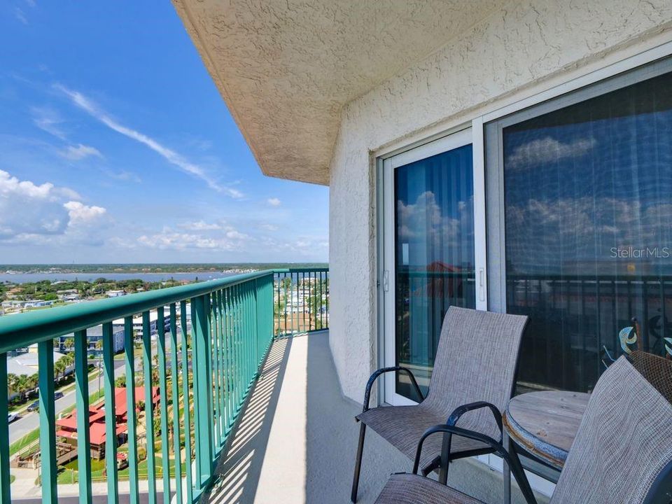 For Sale: $635,000 (3 beds, 3 baths, 2140 Square Feet)