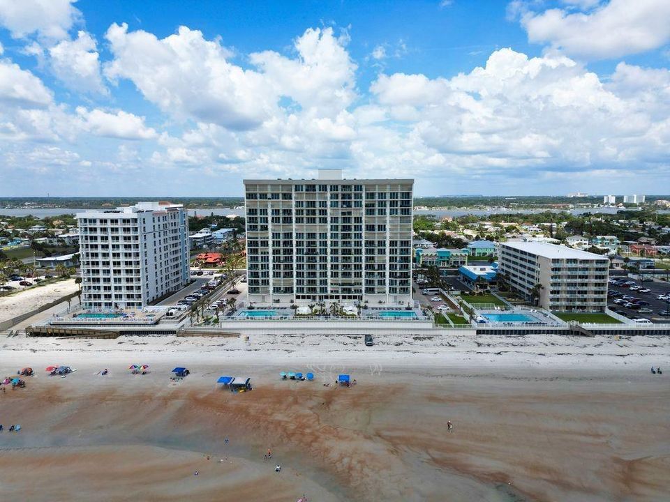 For Sale: $635,000 (3 beds, 3 baths, 2140 Square Feet)