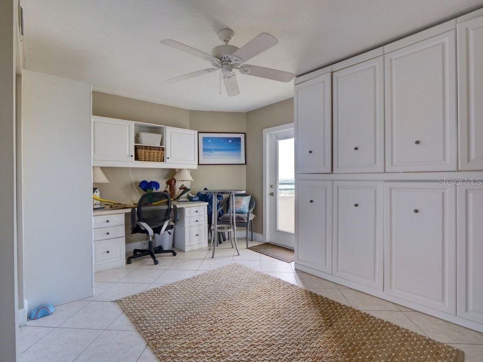 For Sale: $635,000 (3 beds, 3 baths, 2140 Square Feet)