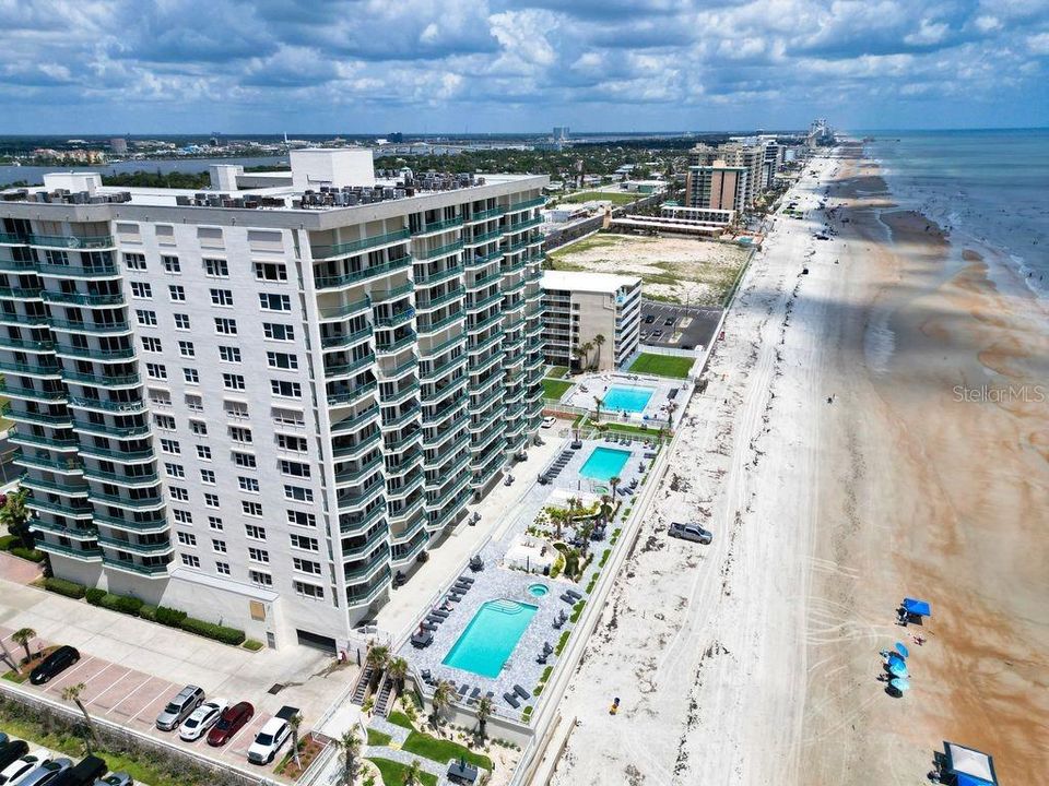 For Sale: $635,000 (3 beds, 3 baths, 2140 Square Feet)