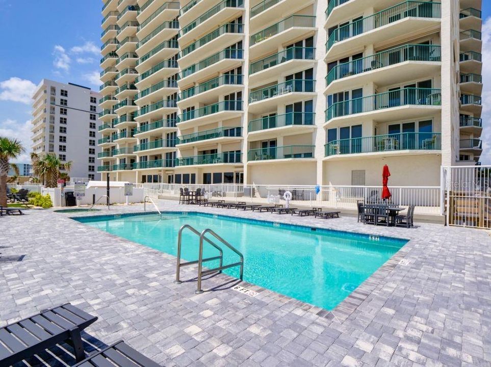 For Sale: $635,000 (3 beds, 3 baths, 2140 Square Feet)