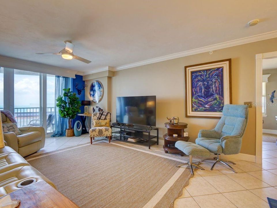 For Sale: $635,000 (3 beds, 3 baths, 2140 Square Feet)