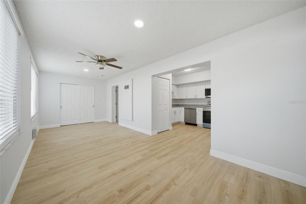 En Venta: $249,990 (2 camas, 2 baños, 1400 Pies cuadrados)