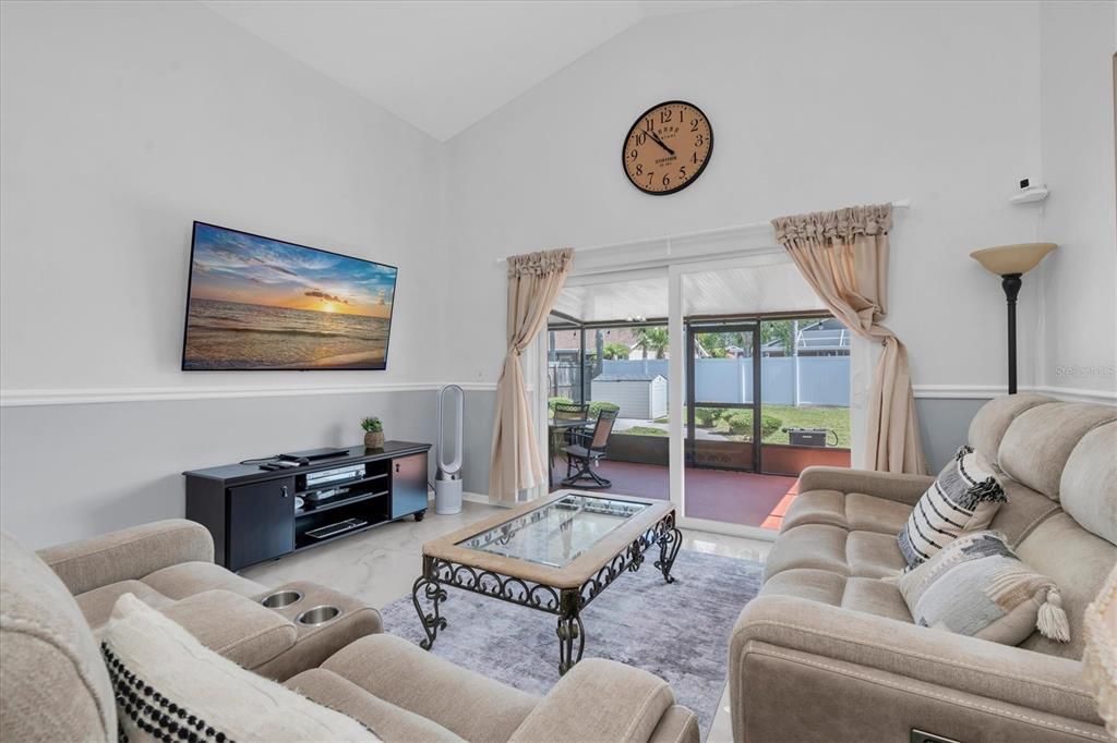 For Sale: $449,900 (3 beds, 2 baths, 1423 Square Feet)