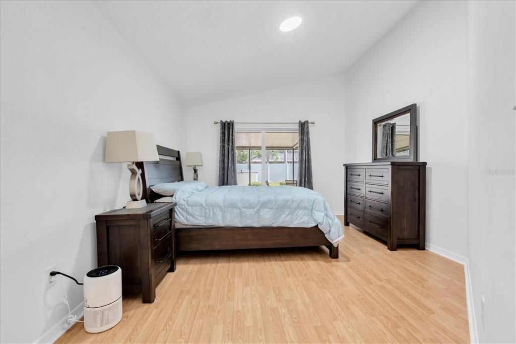 For Sale: $449,900 (3 beds, 2 baths, 1423 Square Feet)
