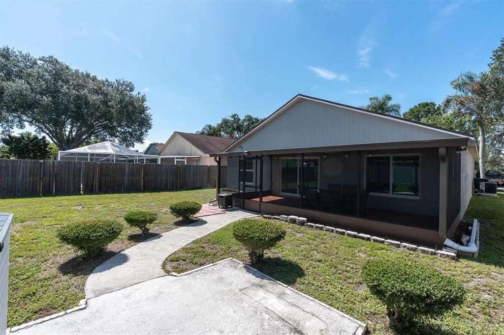For Sale: $449,900 (3 beds, 2 baths, 1423 Square Feet)