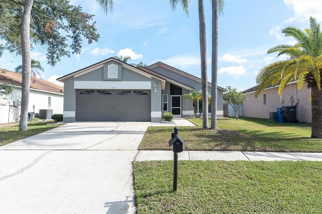 For Sale: $449,900 (3 beds, 2 baths, 1423 Square Feet)