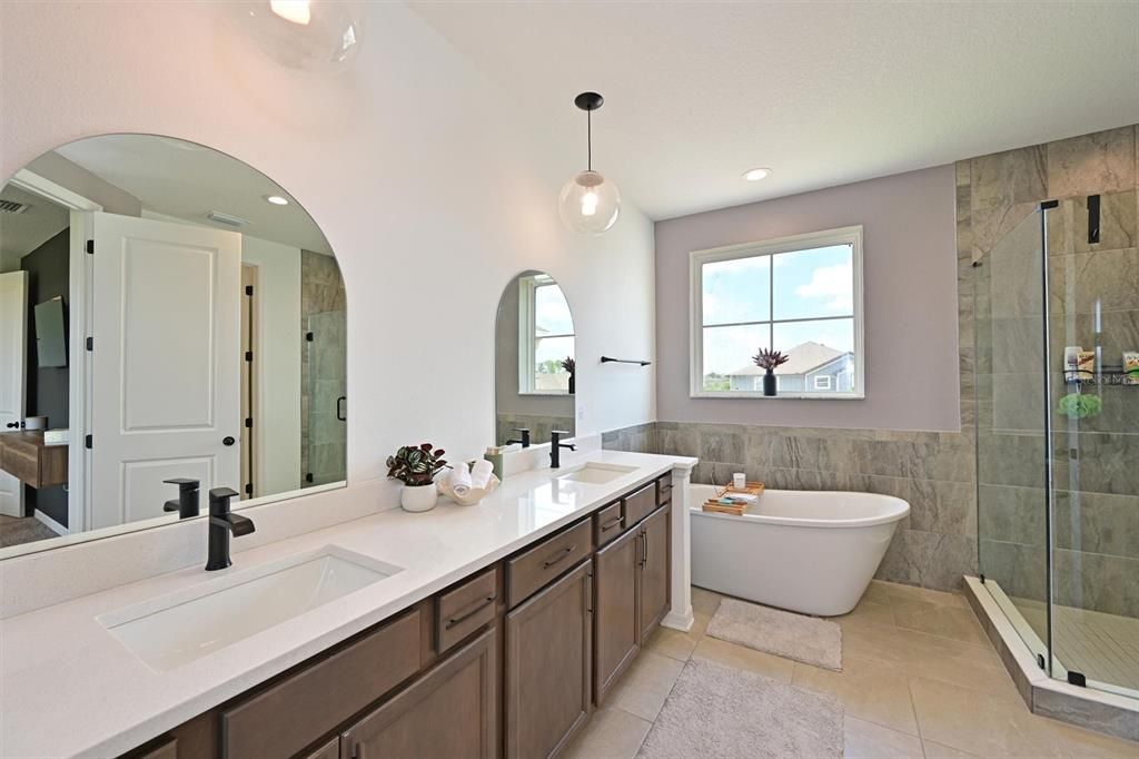 For Sale: $549,900 (4 beds, 3 baths, 2710 Square Feet)