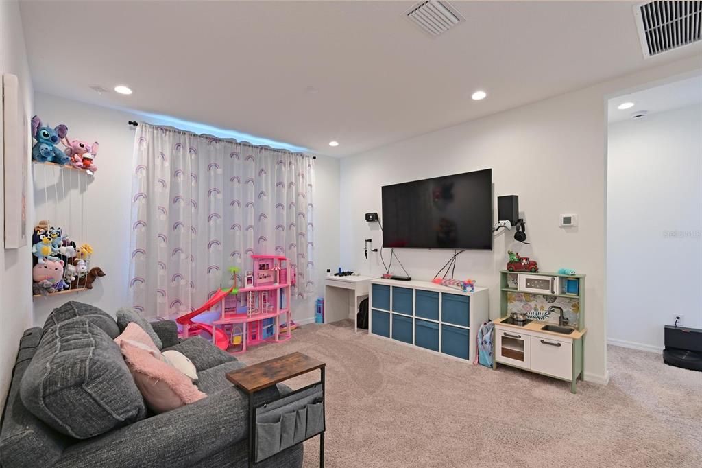 For Sale: $549,900 (4 beds, 3 baths, 2710 Square Feet)