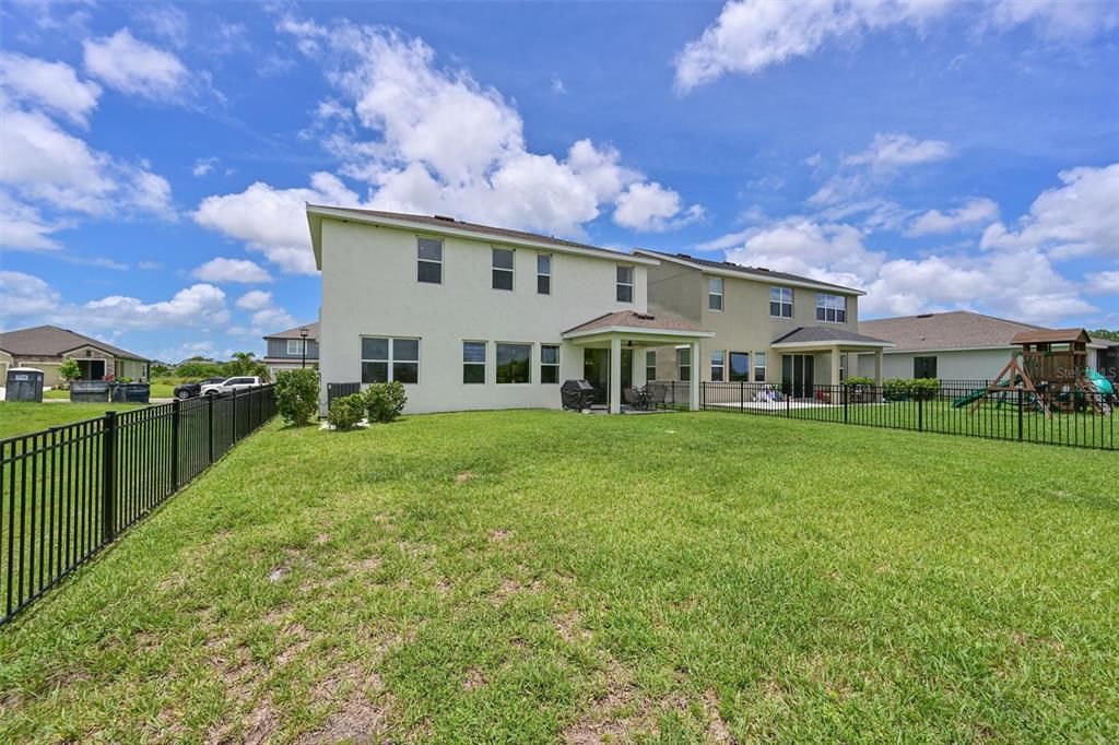 For Sale: $549,900 (4 beds, 3 baths, 2710 Square Feet)