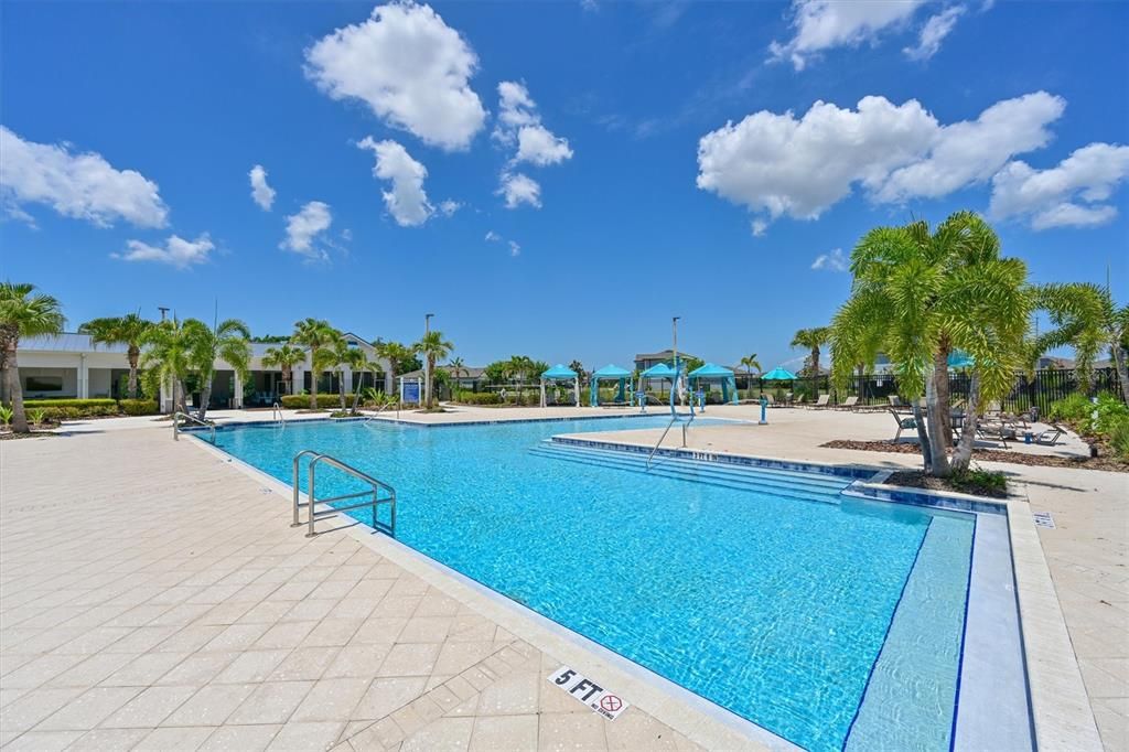 For Sale: $549,900 (4 beds, 3 baths, 2710 Square Feet)