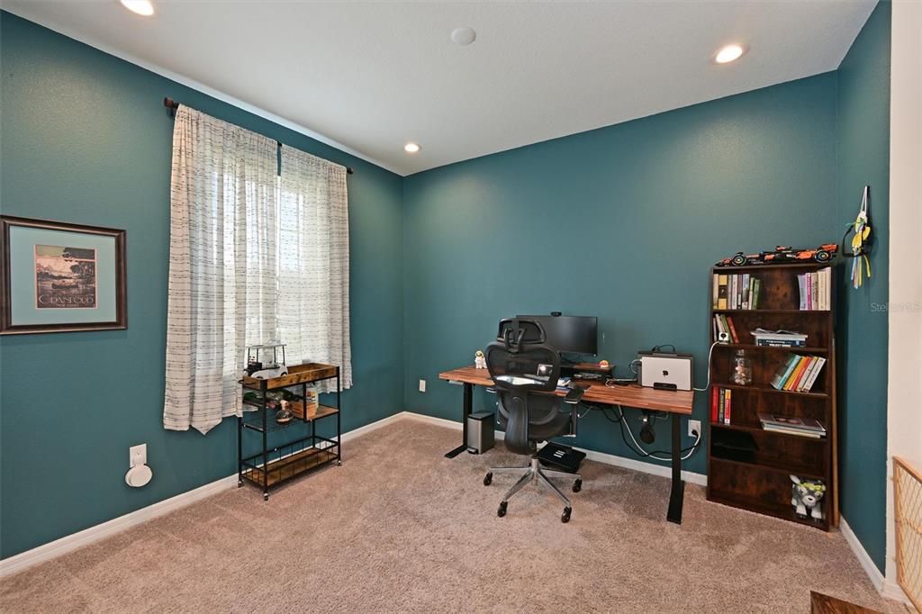For Sale: $549,900 (4 beds, 3 baths, 2710 Square Feet)