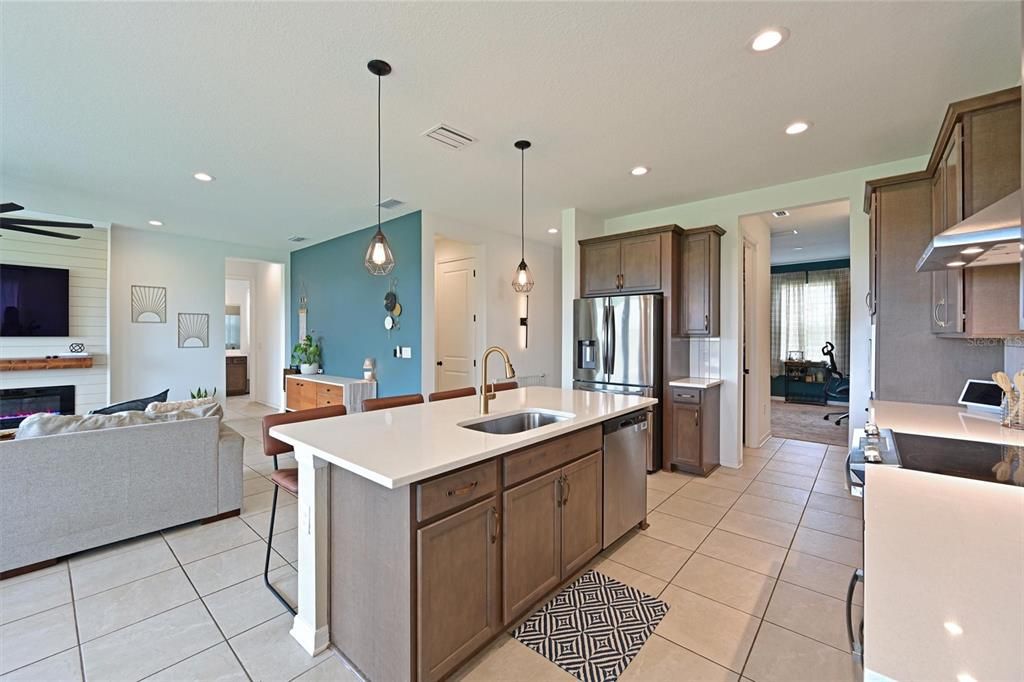 For Sale: $549,900 (4 beds, 3 baths, 2710 Square Feet)
