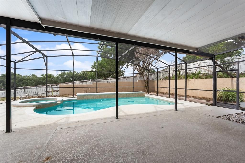 For Sale: $550,000 (5 beds, 3 baths, 2794 Square Feet)