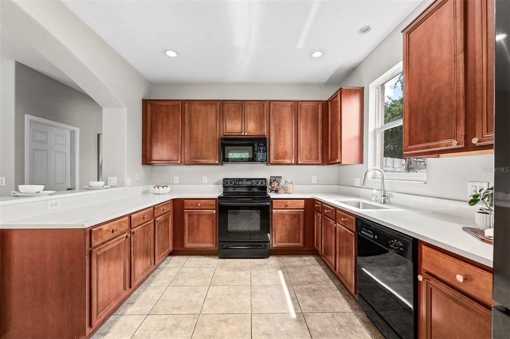 For Sale: $550,000 (5 beds, 3 baths, 2794 Square Feet)