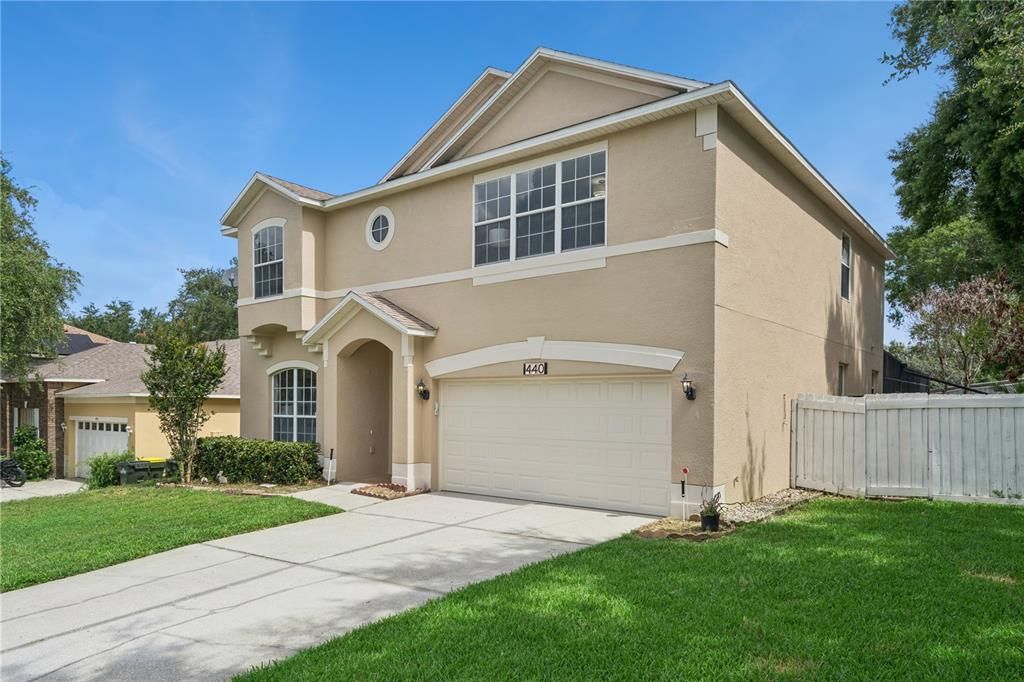 For Sale: $550,000 (5 beds, 3 baths, 2794 Square Feet)