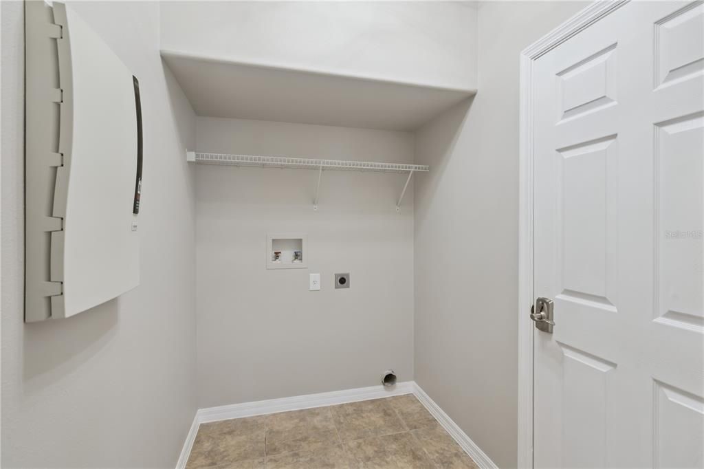 For Sale: $550,000 (5 beds, 3 baths, 2794 Square Feet)