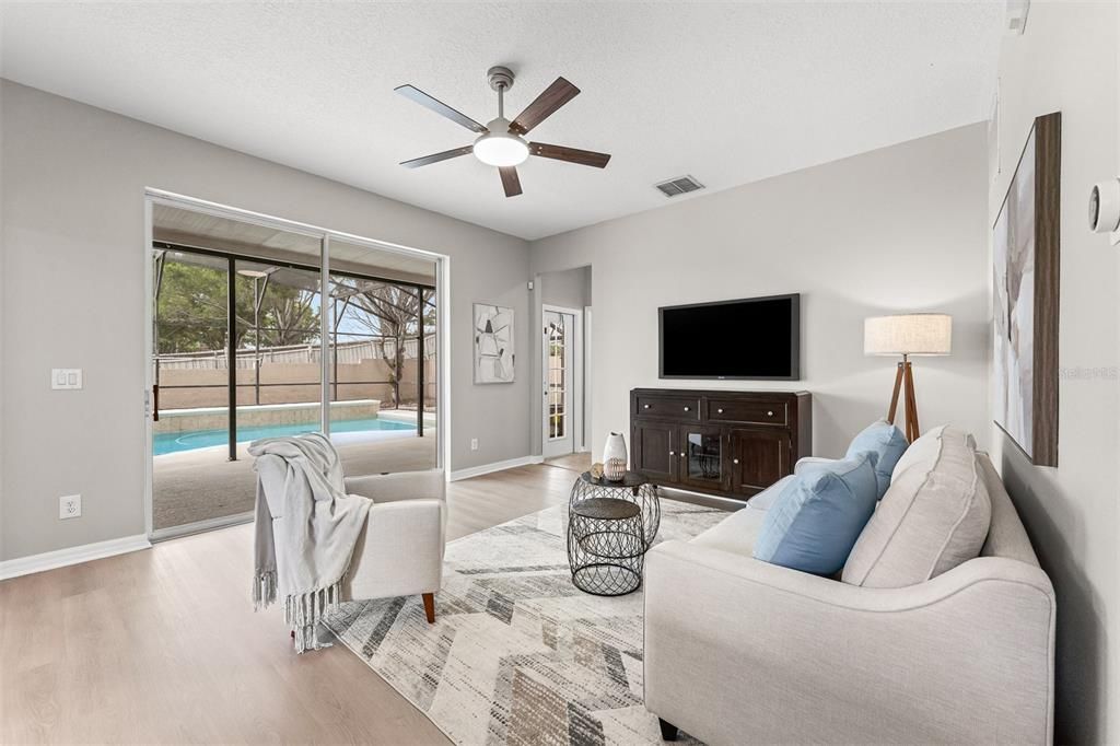 For Sale: $550,000 (5 beds, 3 baths, 2794 Square Feet)