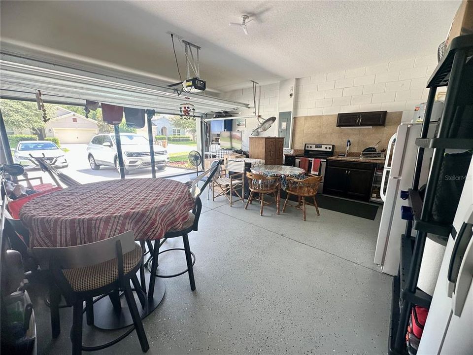 For Sale: $410,000 (3 beds, 2 baths, 1865 Square Feet)