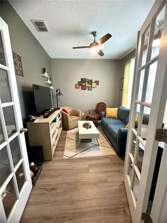 For Sale: $410,000 (3 beds, 2 baths, 1865 Square Feet)