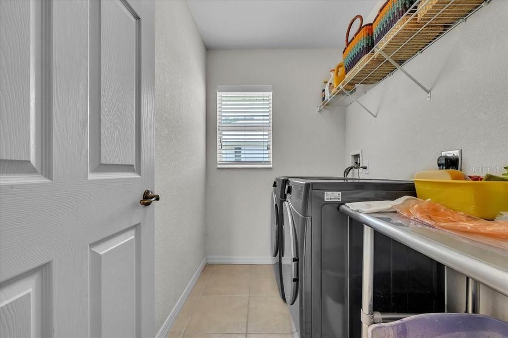 Activo con contrato: $299,000 (3 camas, 2 baños, 1769 Pies cuadrados)