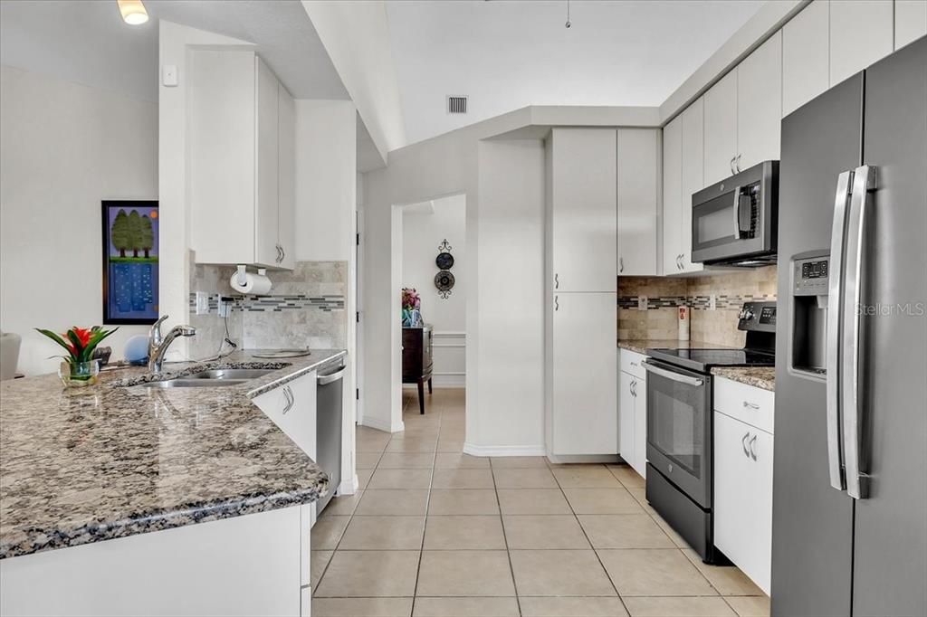 Activo con contrato: $299,000 (3 camas, 2 baños, 1769 Pies cuadrados)