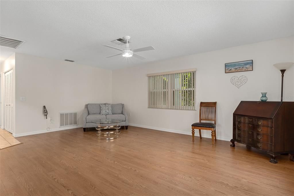 For Sale: $289,500 (2 beds, 2 baths, 1732 Square Feet)