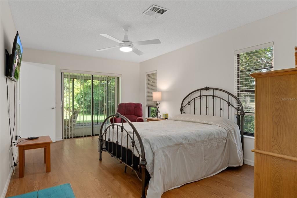 For Sale: $289,500 (2 beds, 2 baths, 1732 Square Feet)