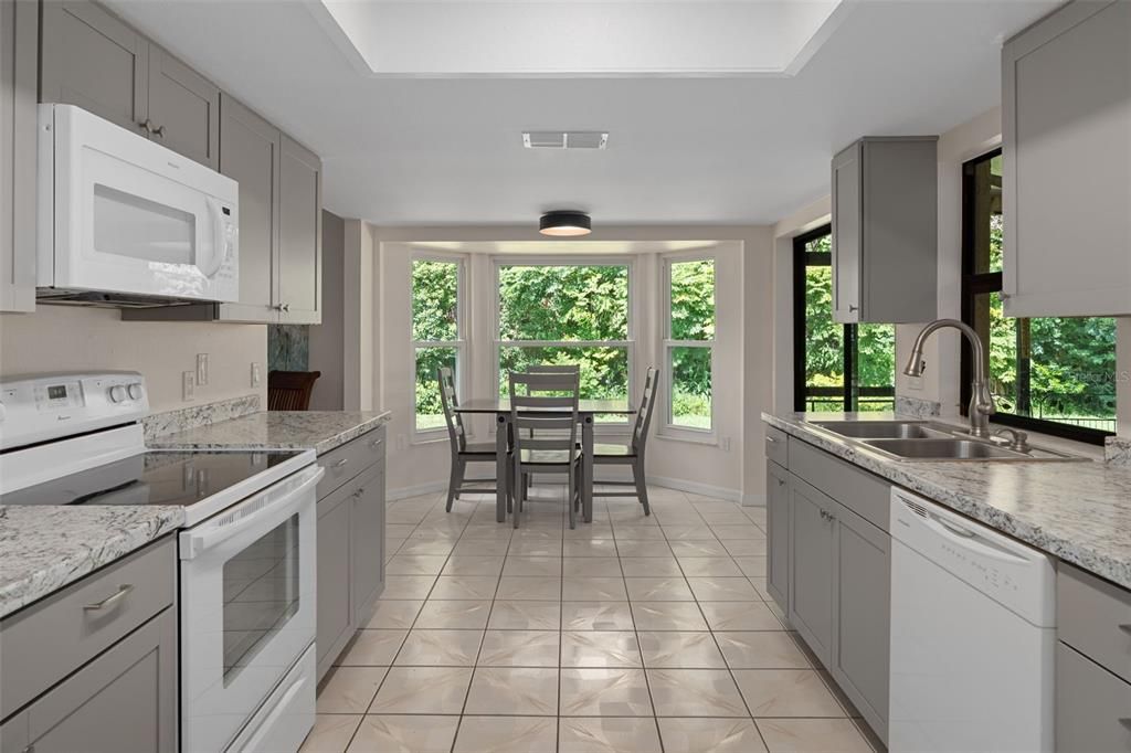 For Sale: $289,500 (2 beds, 2 baths, 1732 Square Feet)