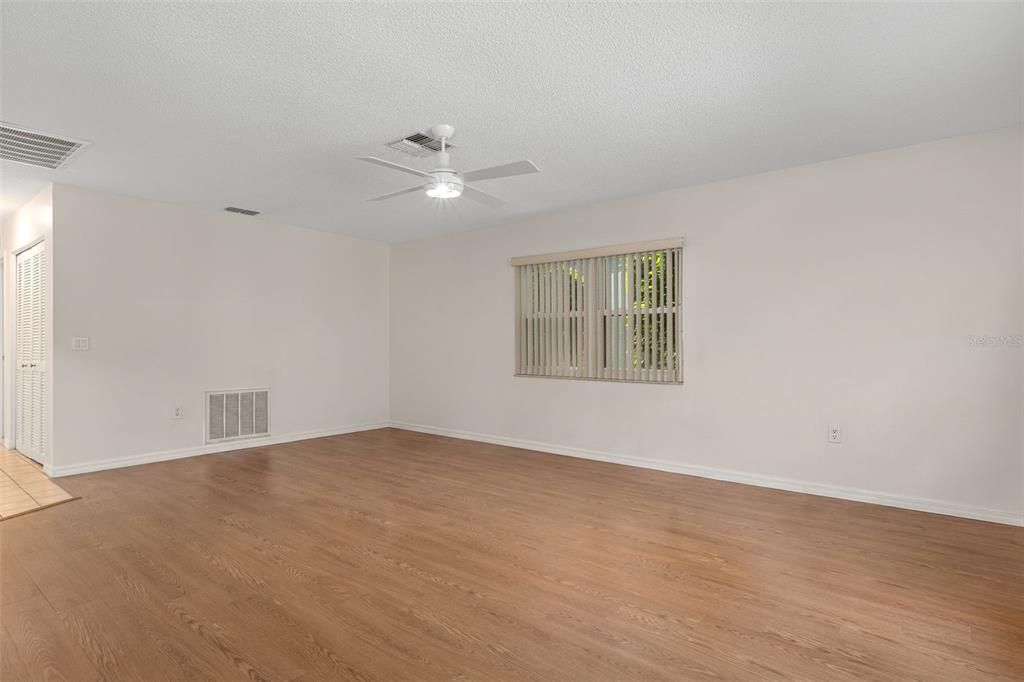 For Sale: $289,500 (2 beds, 2 baths, 1732 Square Feet)